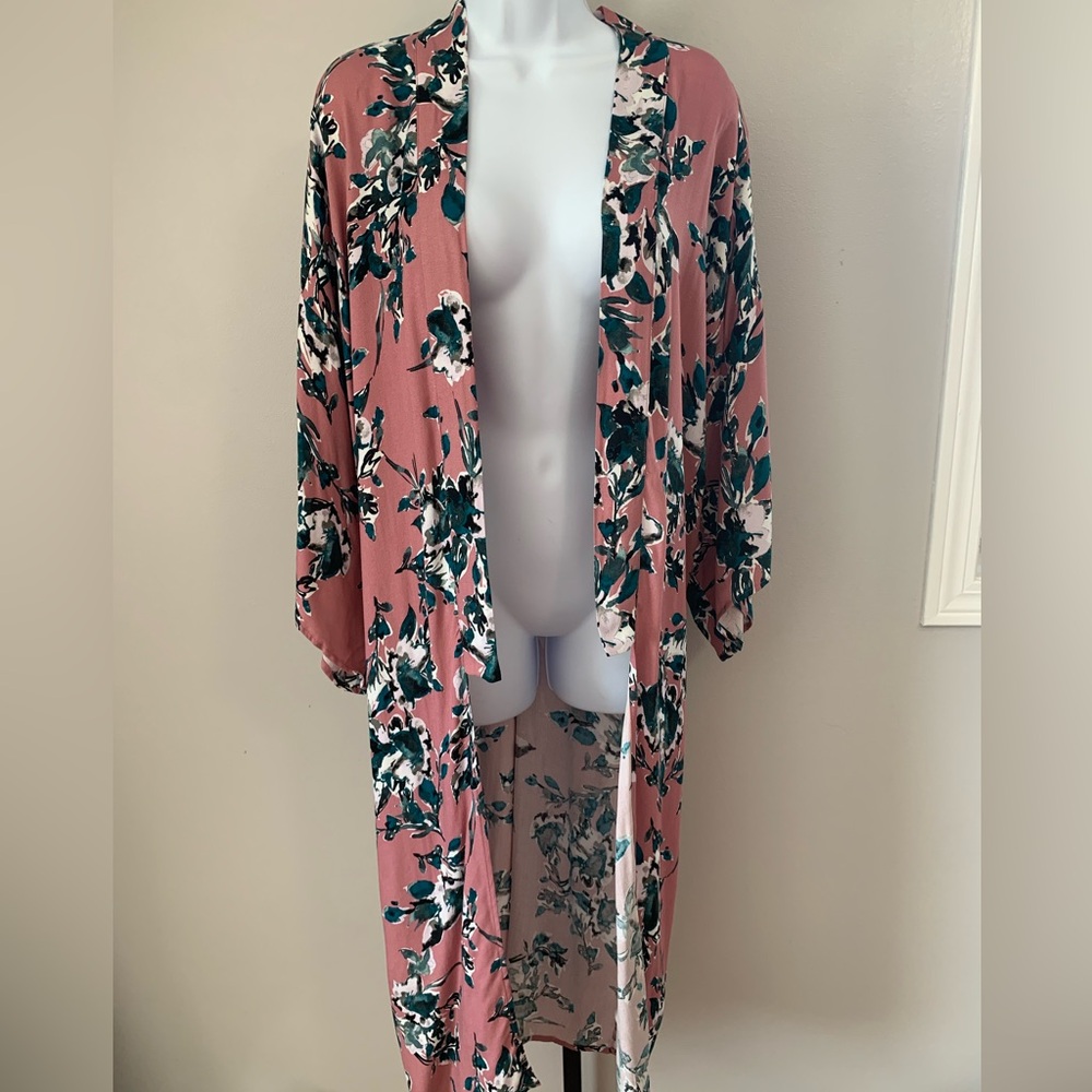 NWT Splendid Floral Kimono